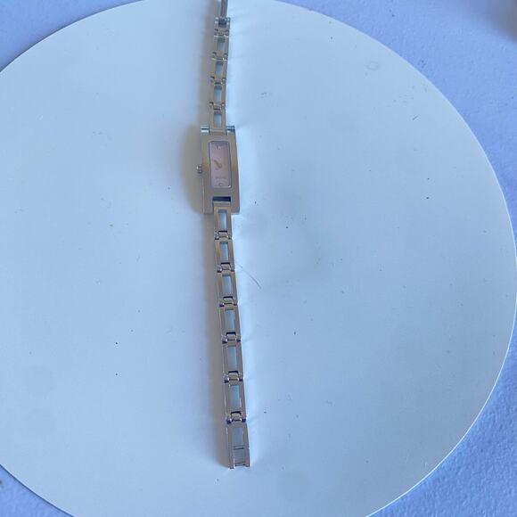 Gucci Stainless Steel Women’s Bangle Watch – Pink Dial - Picture 7 of 9